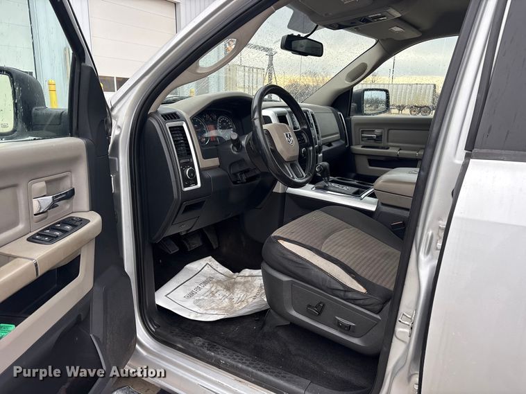 image for item ET7494 2012 Dodge Ram 1500 Crew Cab pickup truck