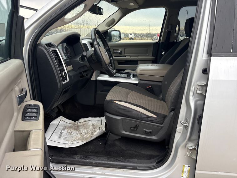 image for item ET7494 2012 Dodge Ram 1500 Crew Cab pickup truck