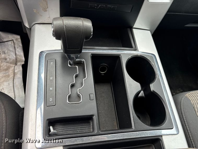 image for item ET7494 2012 Dodge Ram 1500 Crew Cab pickup truck