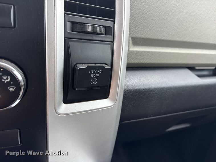 image for item ET7494 2012 Dodge Ram 1500 Crew Cab pickup truck