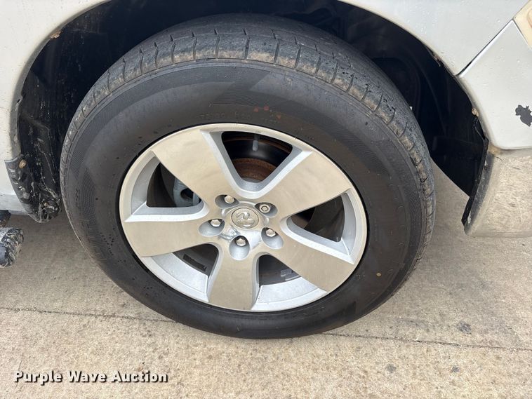 image for item ET7494 2012 Dodge Ram 1500 Crew Cab pickup truck