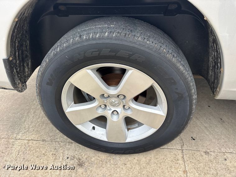 image for item ET7494 2012 Dodge Ram 1500 Crew Cab pickup truck