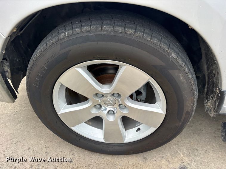 image for item ET7494 2012 Dodge Ram 1500 Crew Cab pickup truck