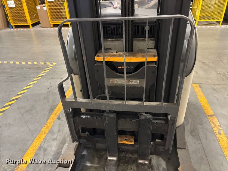 image for item ET8634 2015 Crown RR5725-35 reach truck