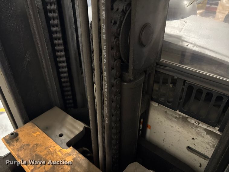 image for item ET8634 2015 Crown RR5725-35 reach truck