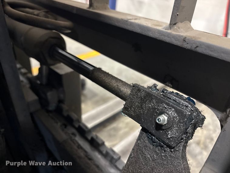 image for item ET8634 2015 Crown RR5725-35 reach truck