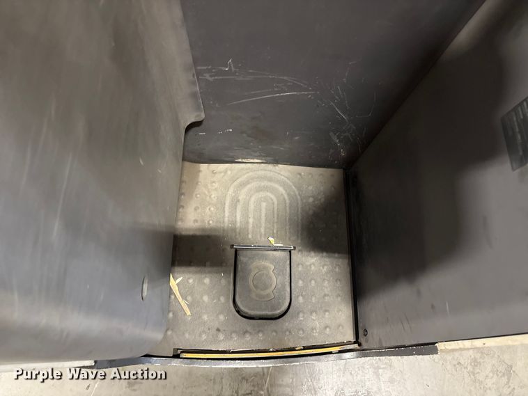 image for item ET8634 2015 Crown RR5725-35 reach truck