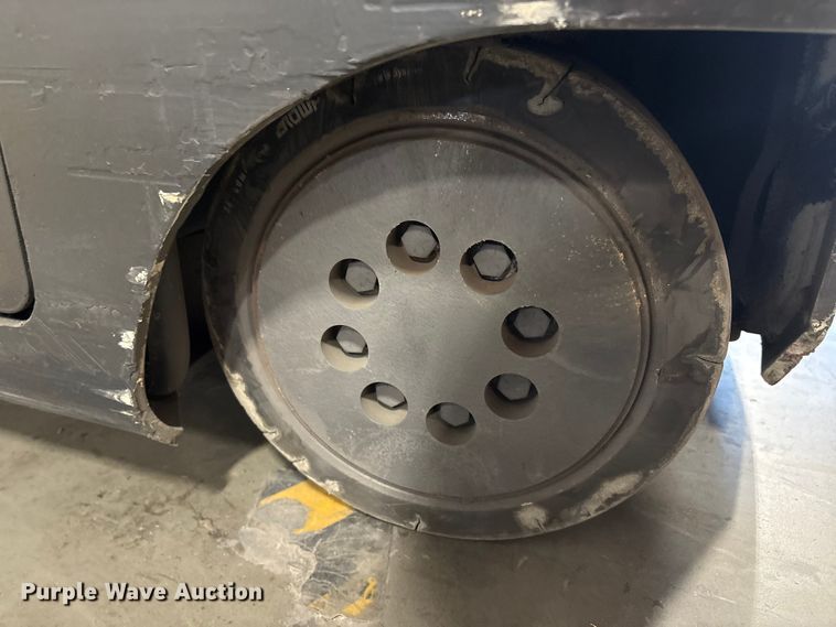 image for item ET8634 2015 Crown RR5725-35 reach truck