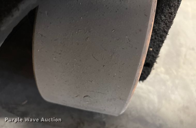 image for item ET8634 2015 Crown RR5725-35 reach truck