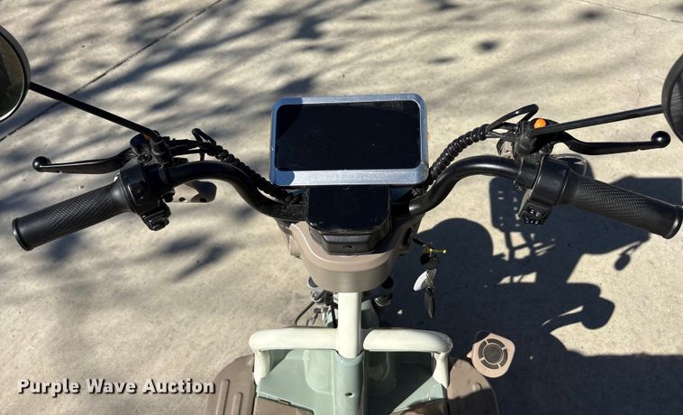 image for item EU0256 IR IRGC40 electric tricycle