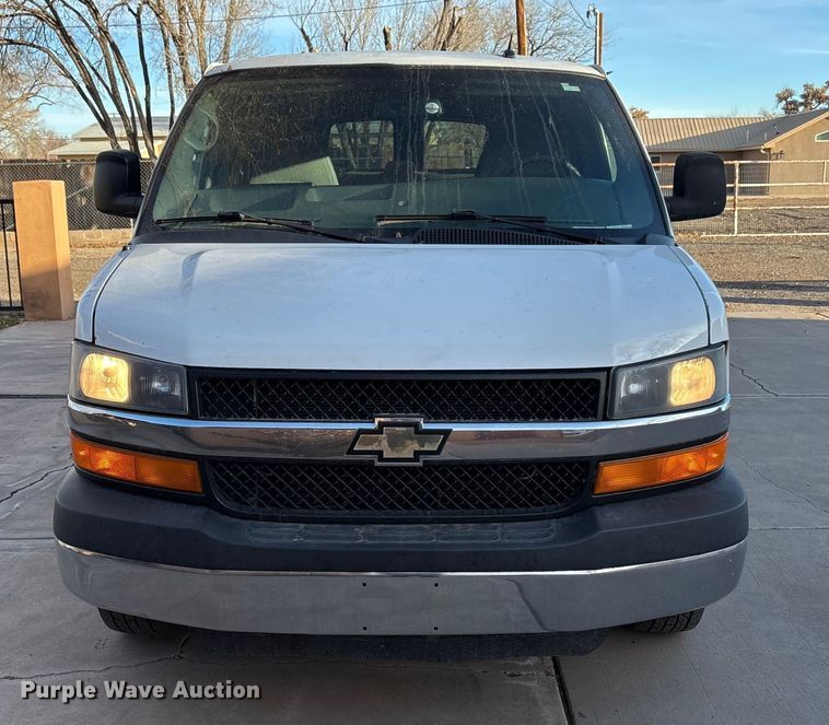 image for item EU4757 2015 Chevrolet Express van