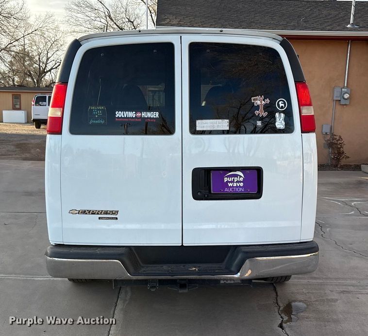 image for item EU4757 2015 Chevrolet Express van