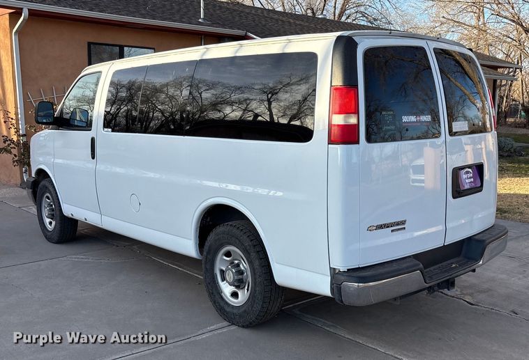 image for item EU4757 2015 Chevrolet Express van