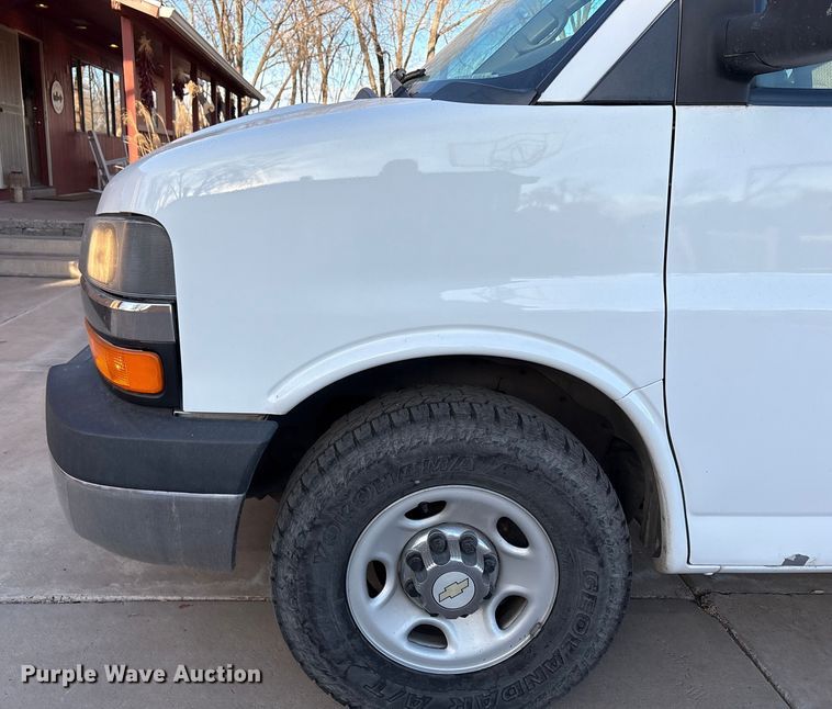 image for item EU4757 2015 Chevrolet Express van