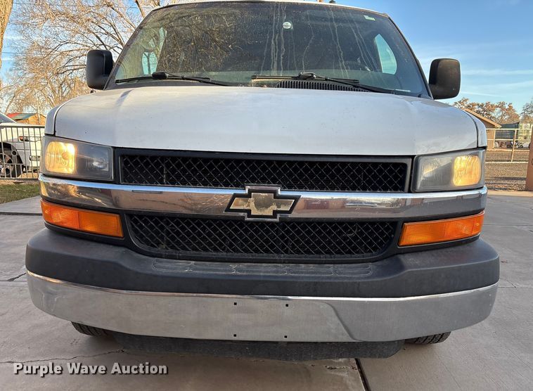 image for item EU4757 2015 Chevrolet Express van