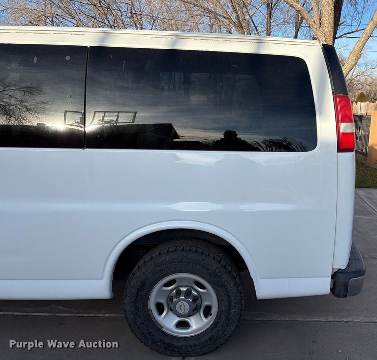 image for item EU4757 2015 Chevrolet Express van