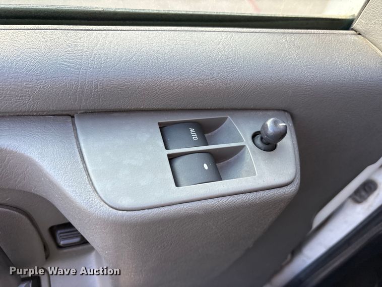 image for item EU4757 2015 Chevrolet Express van