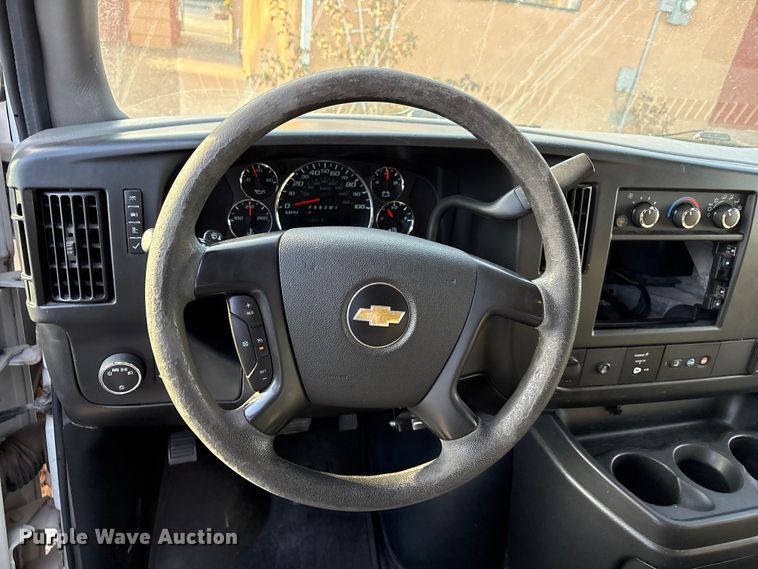 image for item EU4757 2015 Chevrolet Express van