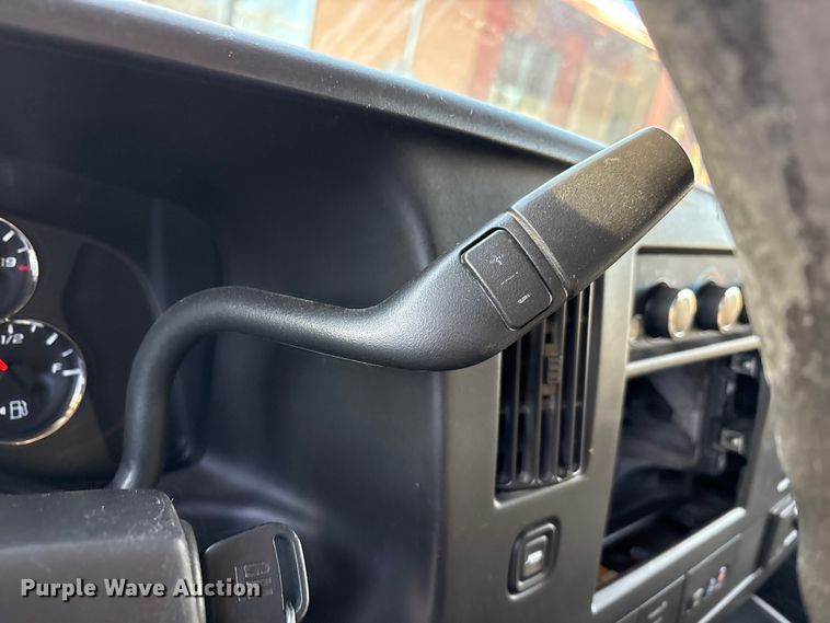 image for item EU4757 2015 Chevrolet Express van