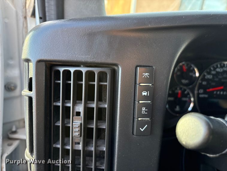 image for item EU4757 2015 Chevrolet Express van