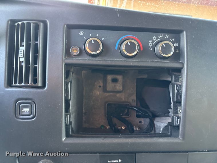 image for item EU4757 2015 Chevrolet Express van