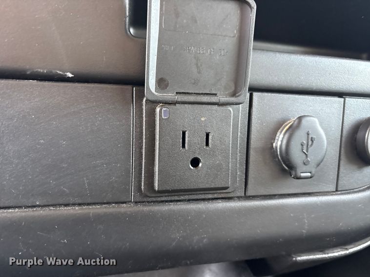 image for item EU4757 2015 Chevrolet Express van