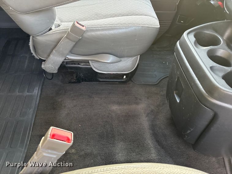 image for item EU4757 2015 Chevrolet Express van