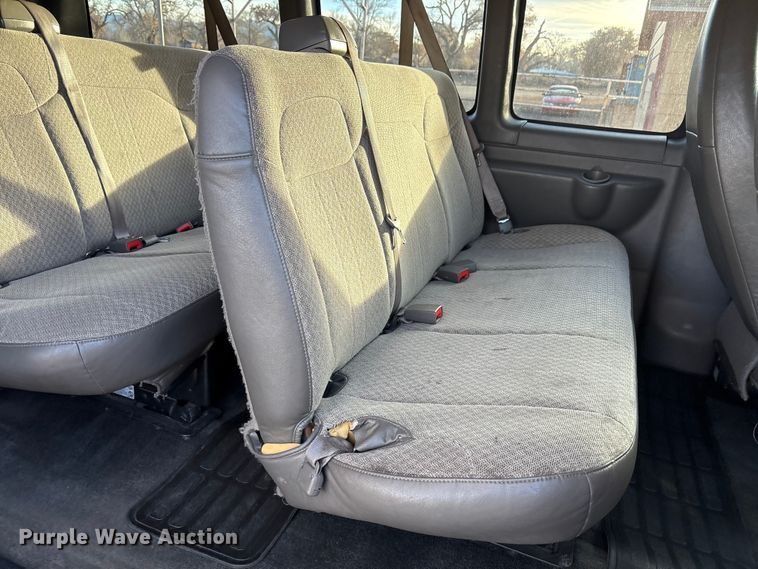 image for item EU4757 2015 Chevrolet Express van