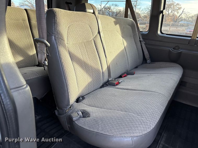 image for item EU4757 2015 Chevrolet Express van