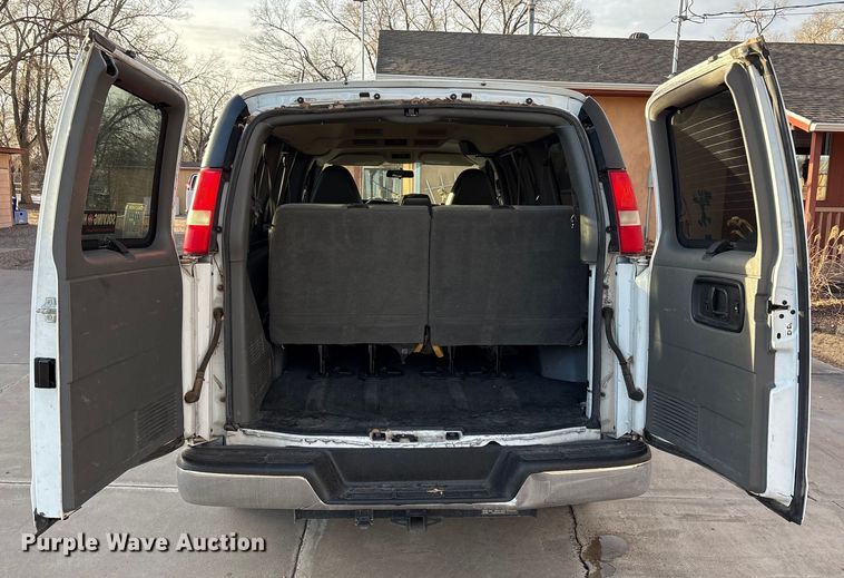 image for item EU4757 2015 Chevrolet Express van