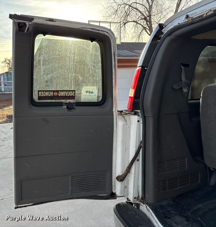 image for item EU4757 2015 Chevrolet Express van