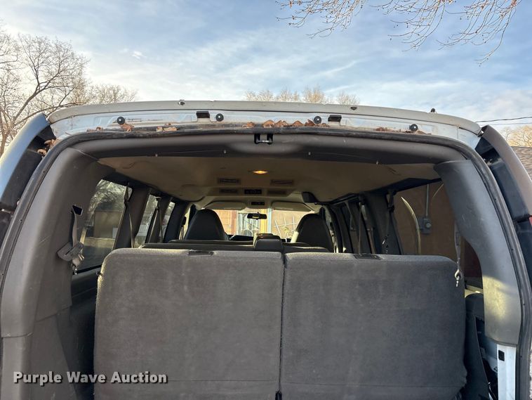 image for item EU4757 2015 Chevrolet Express van