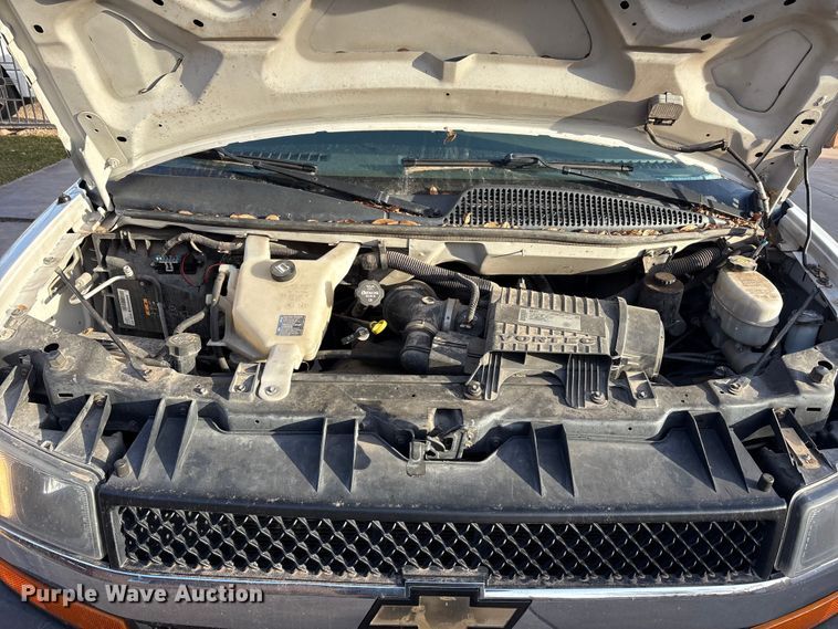 image for item EU4757 2015 Chevrolet Express van