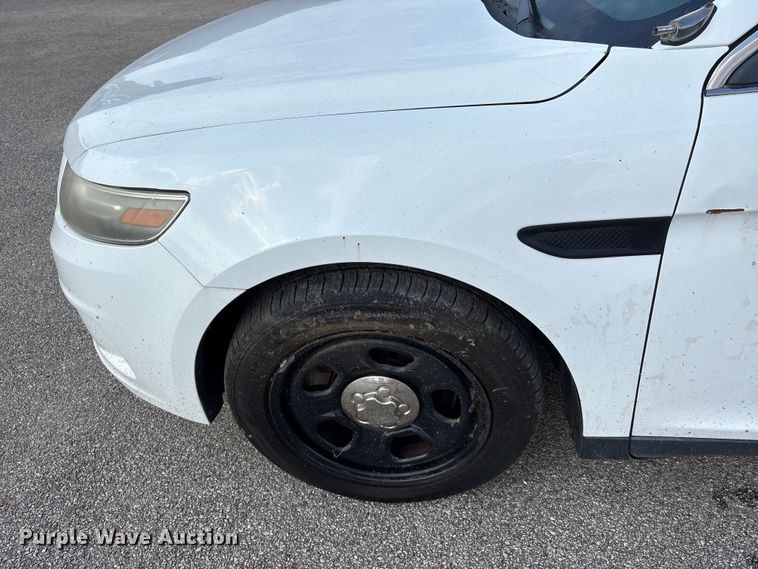 image for item EU7135 2013 Ford Taurus 