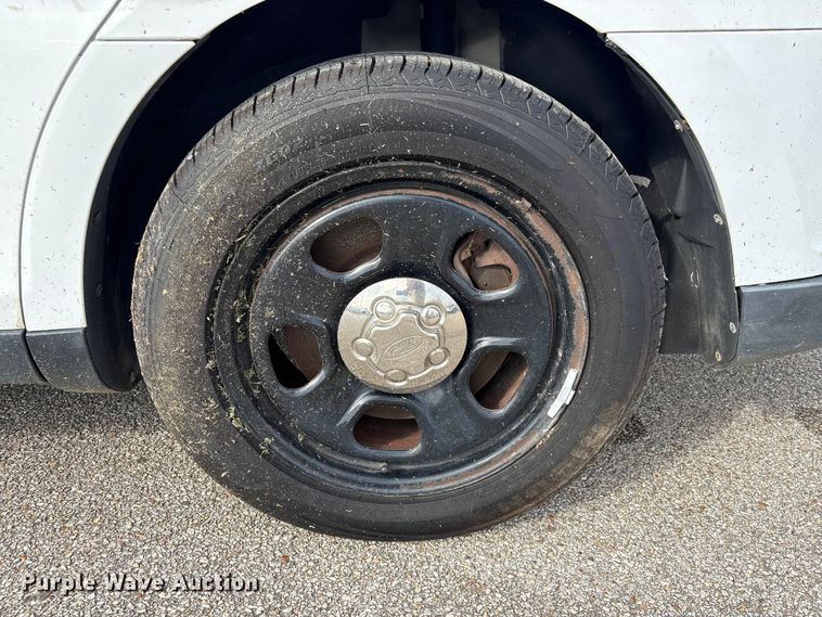 image for item EU7135 2013 Ford Taurus 