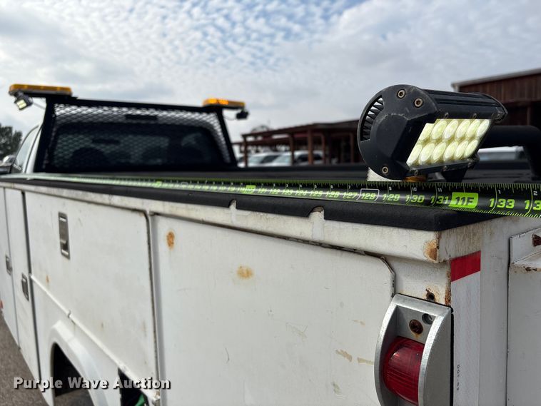 image for item EU7136 2008 Ford F450 Super Duty utility / service truck