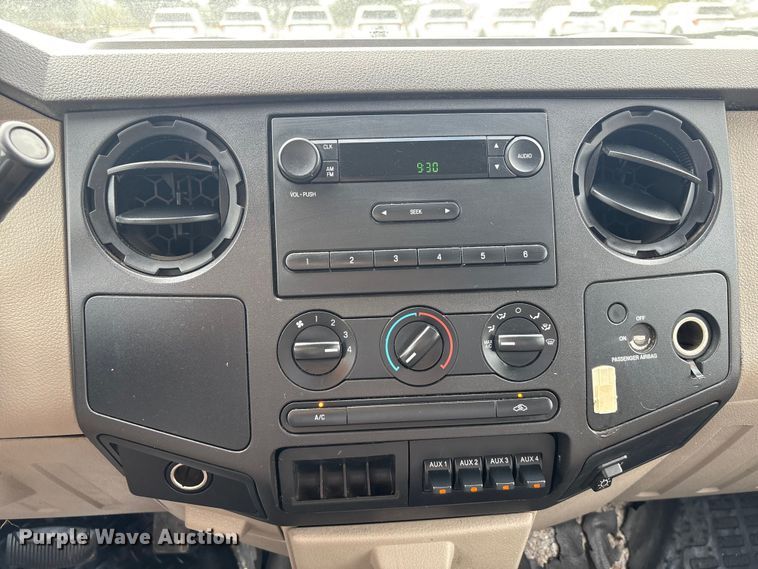 image for item EU7136 2008 Ford F450 Super Duty utility / service truck