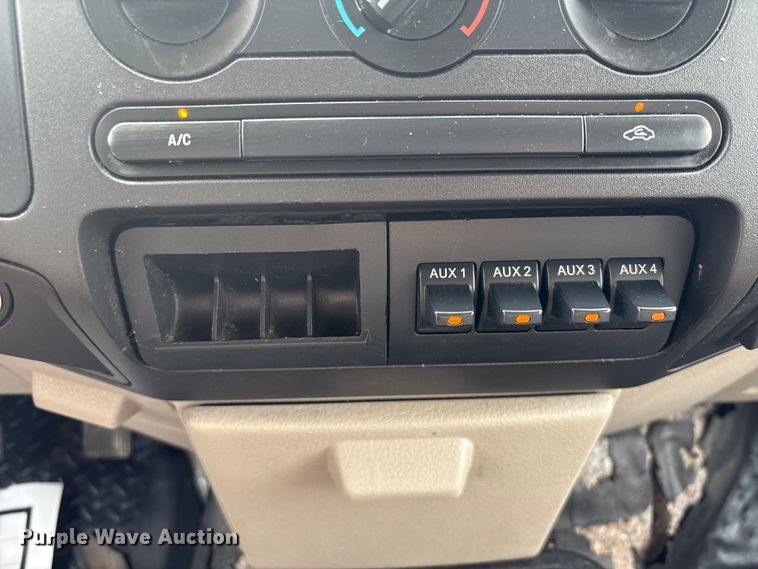 image for item EU7136 2008 Ford F450 Super Duty utility / service truck