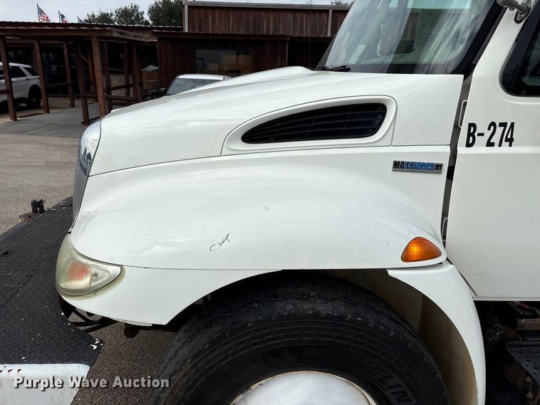 image for item EU7137 2008 International DuraStar 4300 bucket truck