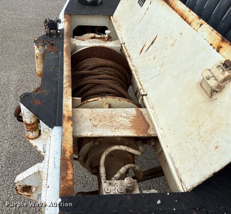 image for item EU7137 2008 International DuraStar 4300 bucket truck