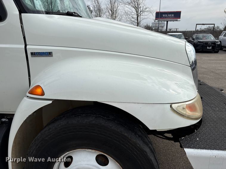 image for item EU7137 2008 International DuraStar 4300 bucket truck