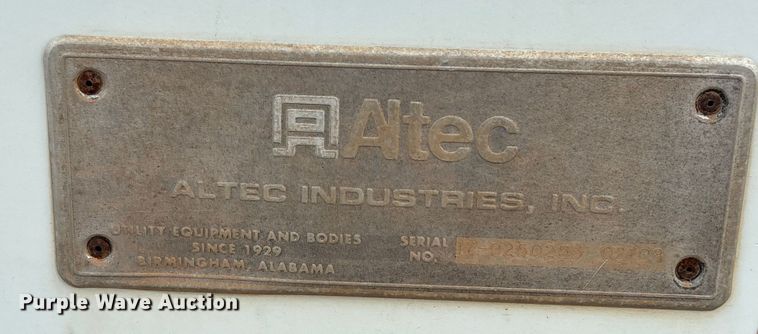 image for item EU7137 2008 International DuraStar 4300 bucket truck