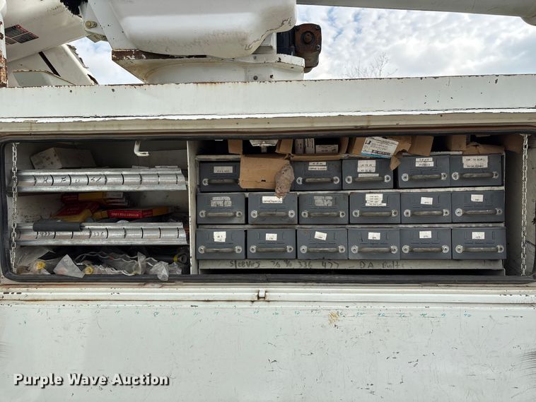 image for item EU7137 2008 International DuraStar 4300 bucket truck