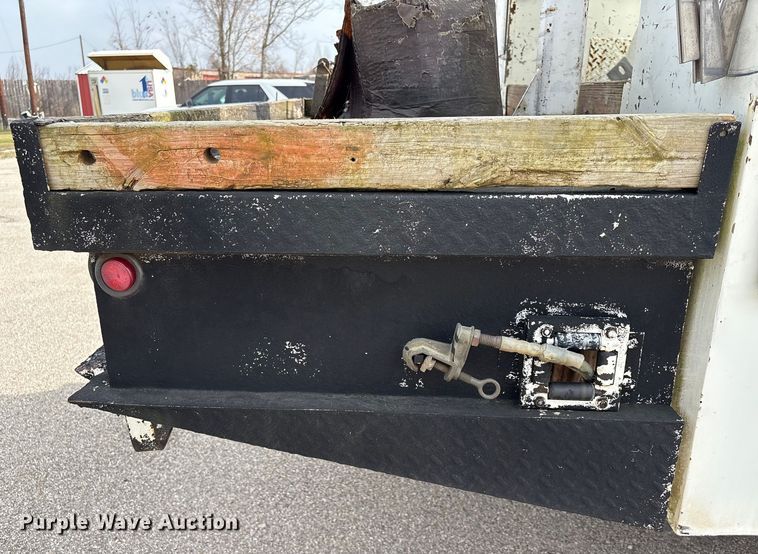 image for item EU7137 2008 International DuraStar 4300 bucket truck