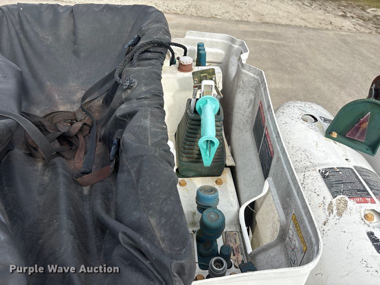 image for item EU7137 2008 International DuraStar 4300 bucket truck