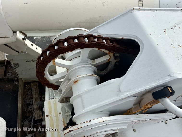 image for item EU7137 2008 International DuraStar 4300 bucket truck