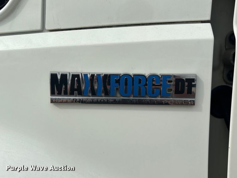 image for item EU7137 2008 International DuraStar 4300 bucket truck