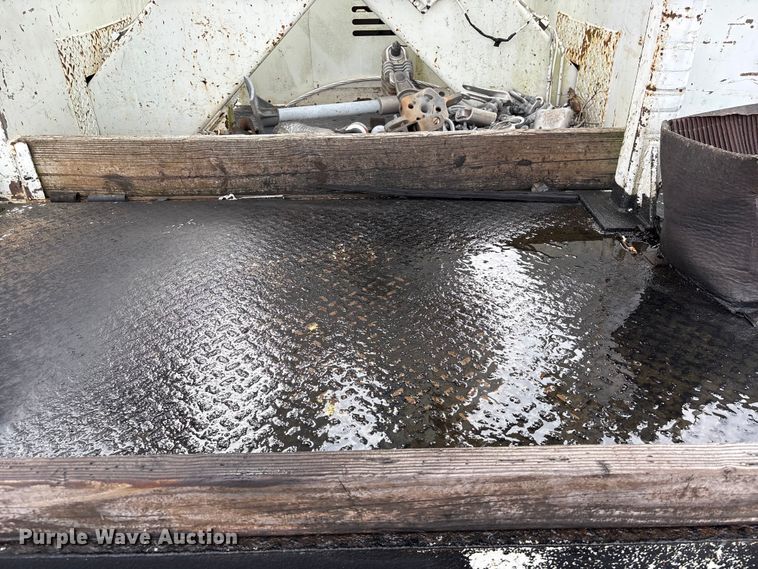 image for item EU7137 2008 International DuraStar 4300 bucket truck