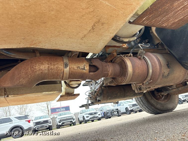 image for item EU7137 2008 International DuraStar 4300 bucket truck