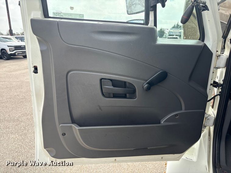 image for item EU7137 2008 International DuraStar 4300 bucket truck